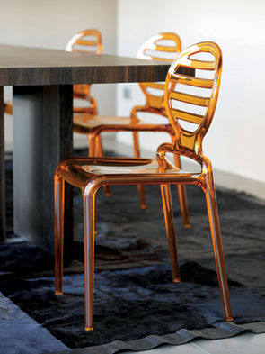 'Cooler' Translucent stackable patio chair by Scab Design homify حديقة أثاث