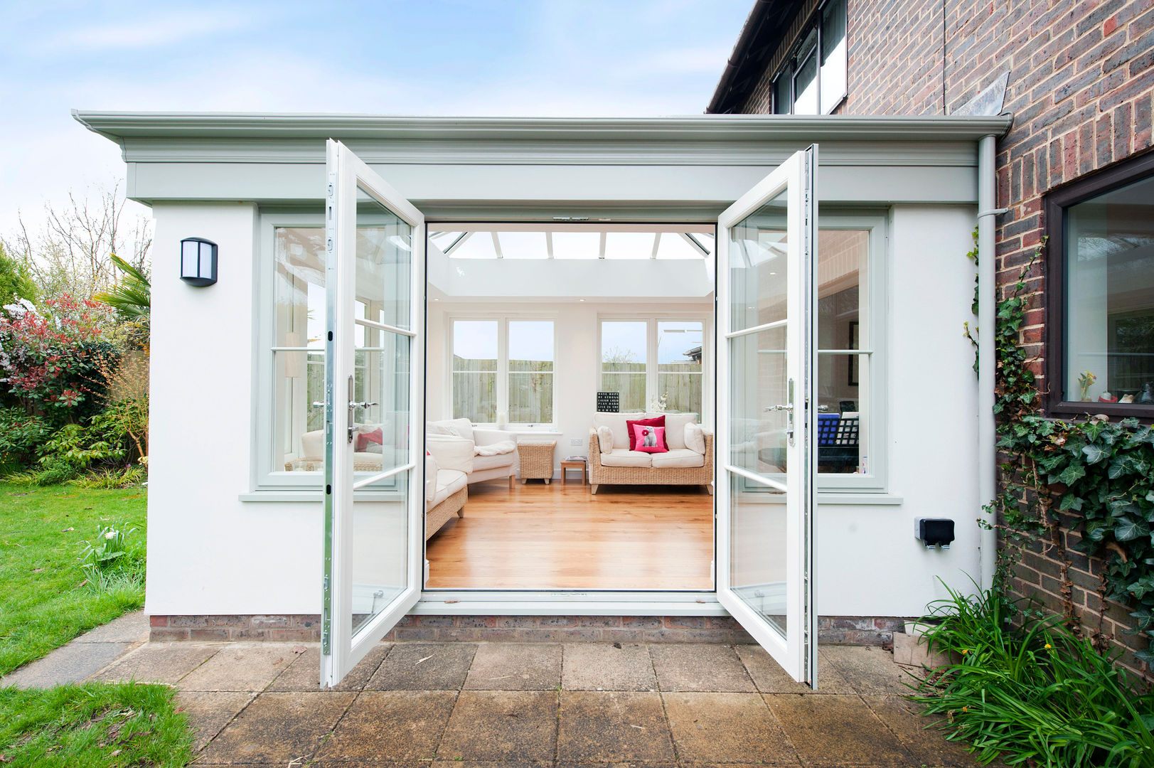 Orangery lounge extension homify Modern conservatory