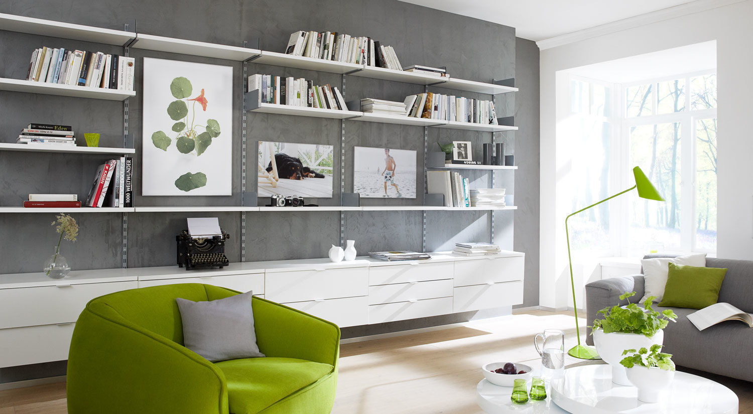 Wohnzimmer - Regalsystem ON-WALL homify Moderne Wohnzimmer Möbel,Eigentum,Grün,Weiß,Couch,Regal,Tisch,Innenarchitektur,Wohnzimmer,Bücherregal