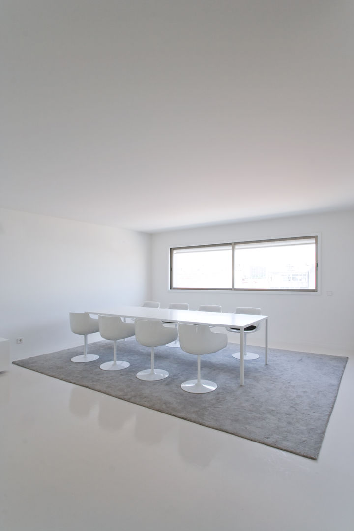 Apartamento no Porto - Portugal, Cláudio Vilarinho Arquitectura e Design Lda Cláudio Vilarinho Arquitectura e Design Lda Minimalist dining room