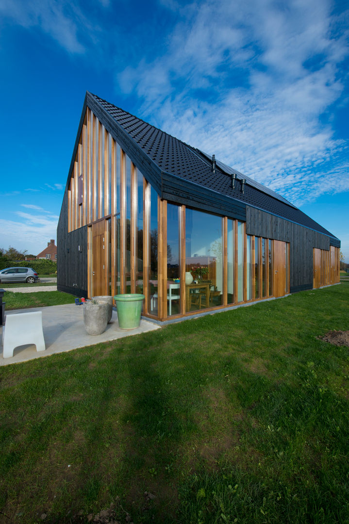 Blackbird, woning te Vortum Mullem, NL, Zwarthout Shou Sugi Ban Zwarthout Shou Sugi Ban Modern houses