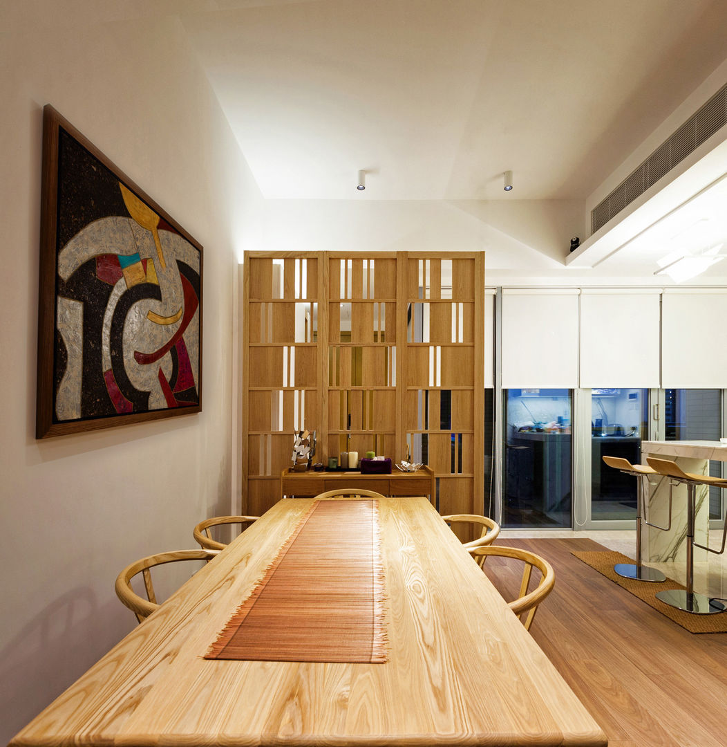 BI's RESIDENCE, arctitudesign arctitudesign 미니멀리스트 다이닝 룸