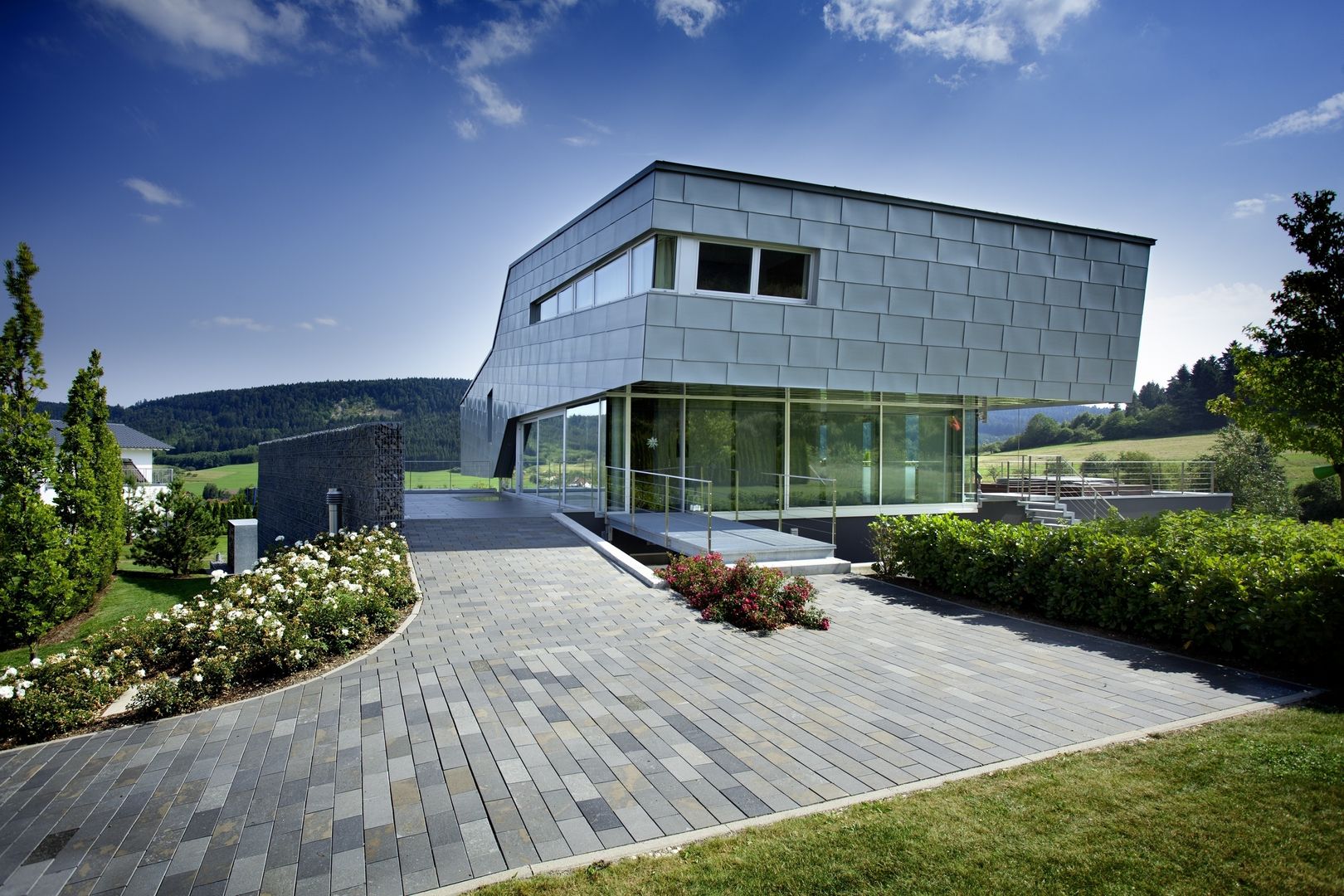 Haus Stahl, Gira, Giersiepen GmbH & Co. KG Gira, Giersiepen GmbH & Co. KG Casas modernas