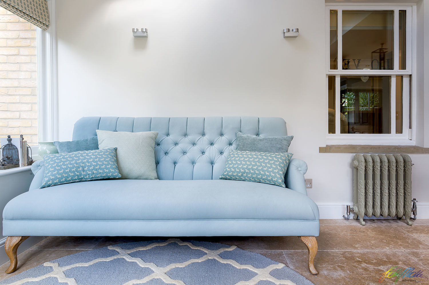 Sofa after Katie Malik Design Studio غرفة المعيشة أريكة ومقاعد إسترخاء