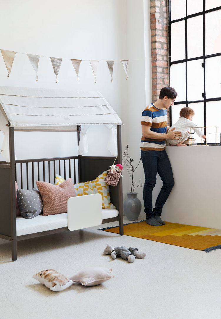 Stokke Home, Stokke GmbH Stokke GmbH Scandinavian style nursery/kids room Beds & cribs