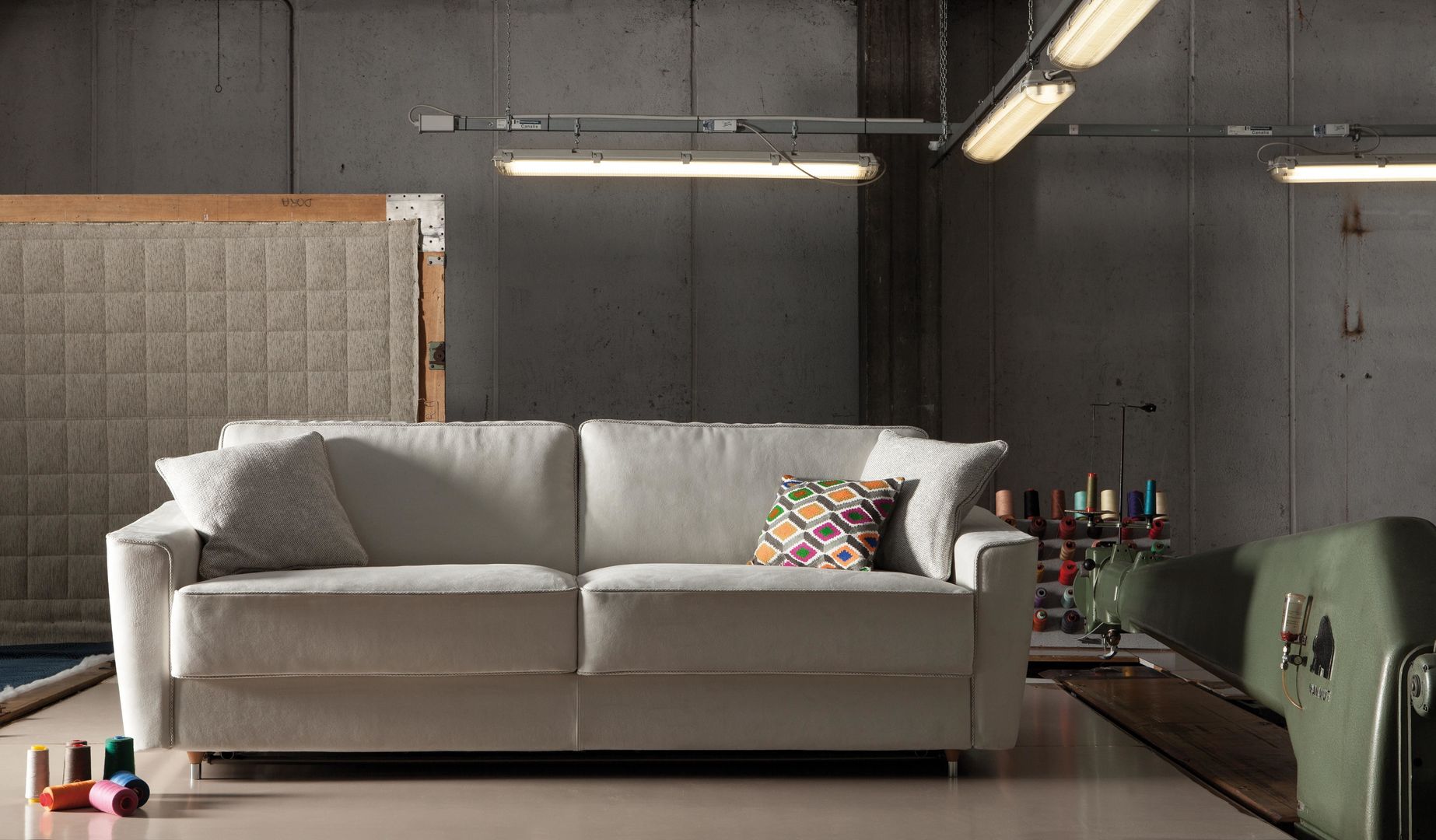 Petrucciani homify Modern living room Sofas & armchairs