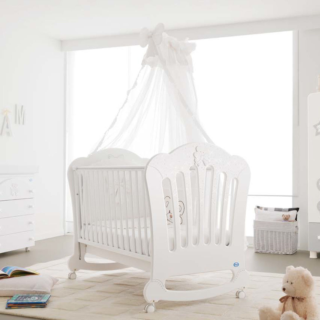 'Prestige Principe' baby cot by Pali homify モダンデザインの 子供部屋 木 木目調 ベッド＆ベビーベッド