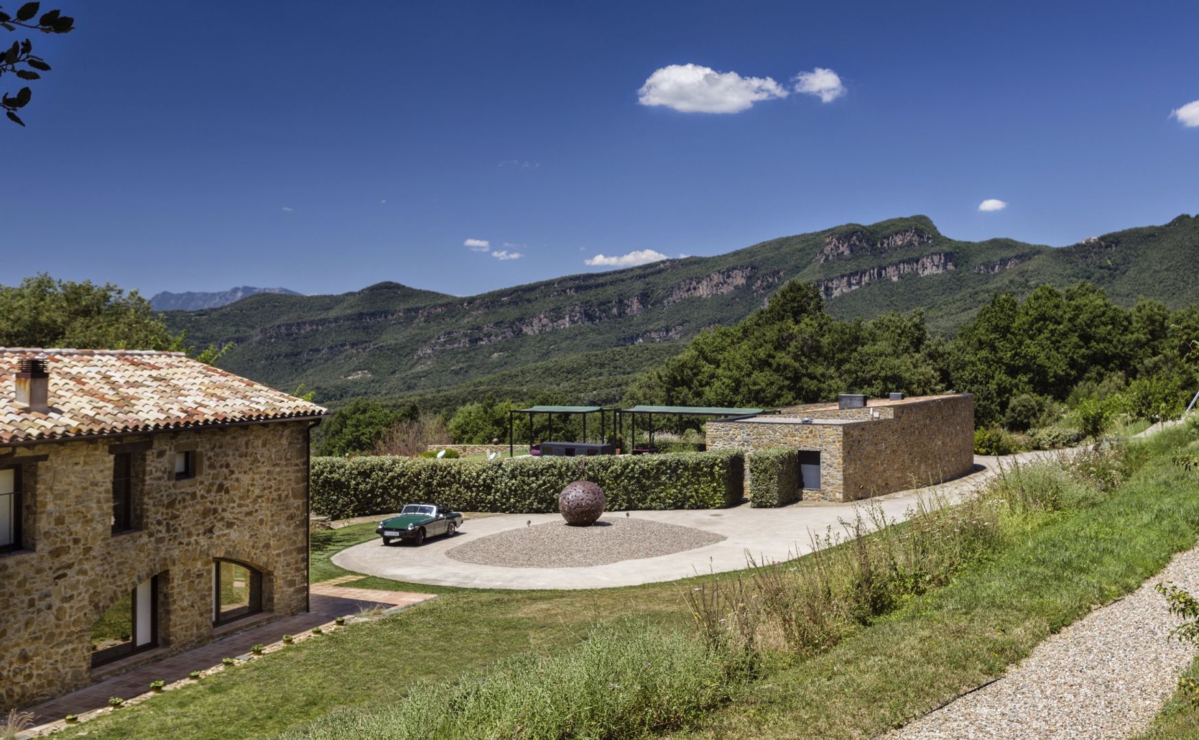 La Casa con vista Perfecta: Piscina, Terraza chill out, Casa de huéspedes y Acabados en Piedra, VelezCarrascoArquitecto VCArq VelezCarrascoArquitecto VCArq Vườn phong cách mộc mạc