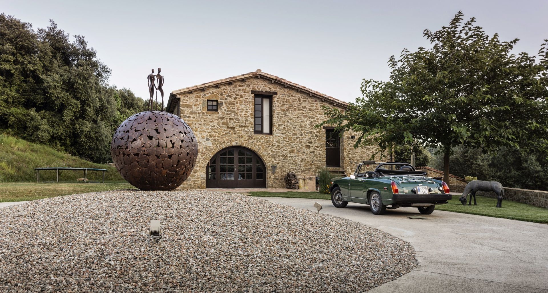 La Casa con vista Perfecta: Piscina, Terraza chill out, Casa de huéspedes y Acabados en Piedra, VelezCarrascoArquitecto VCArq VelezCarrascoArquitecto VCArq Country house