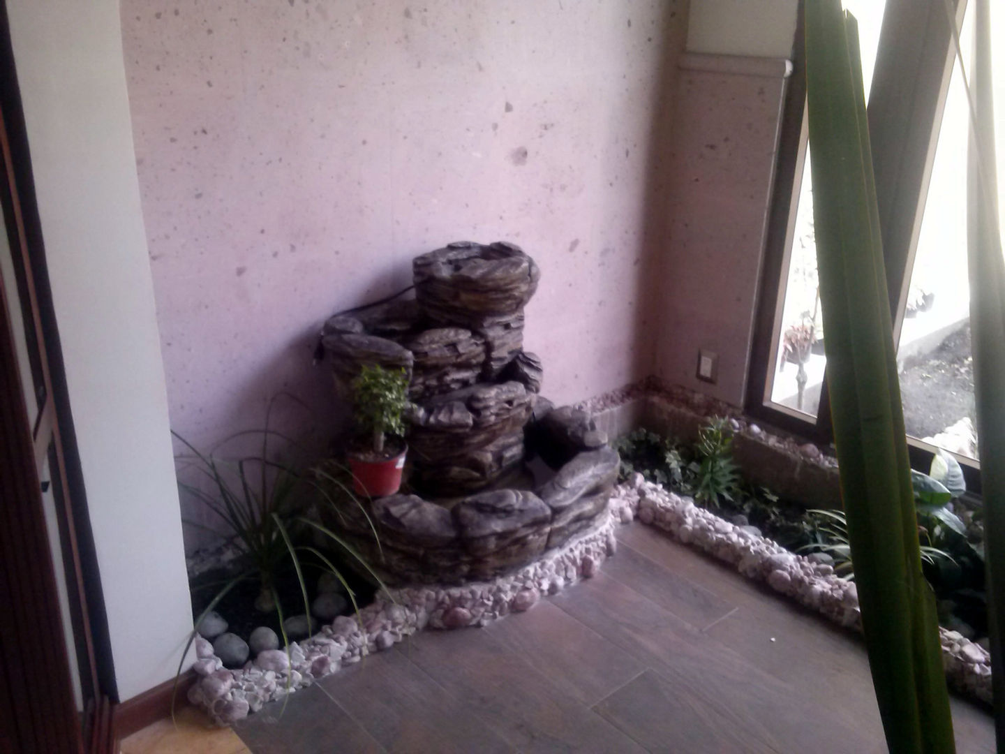 Recibidor homify Jardines de estilo ecléctico