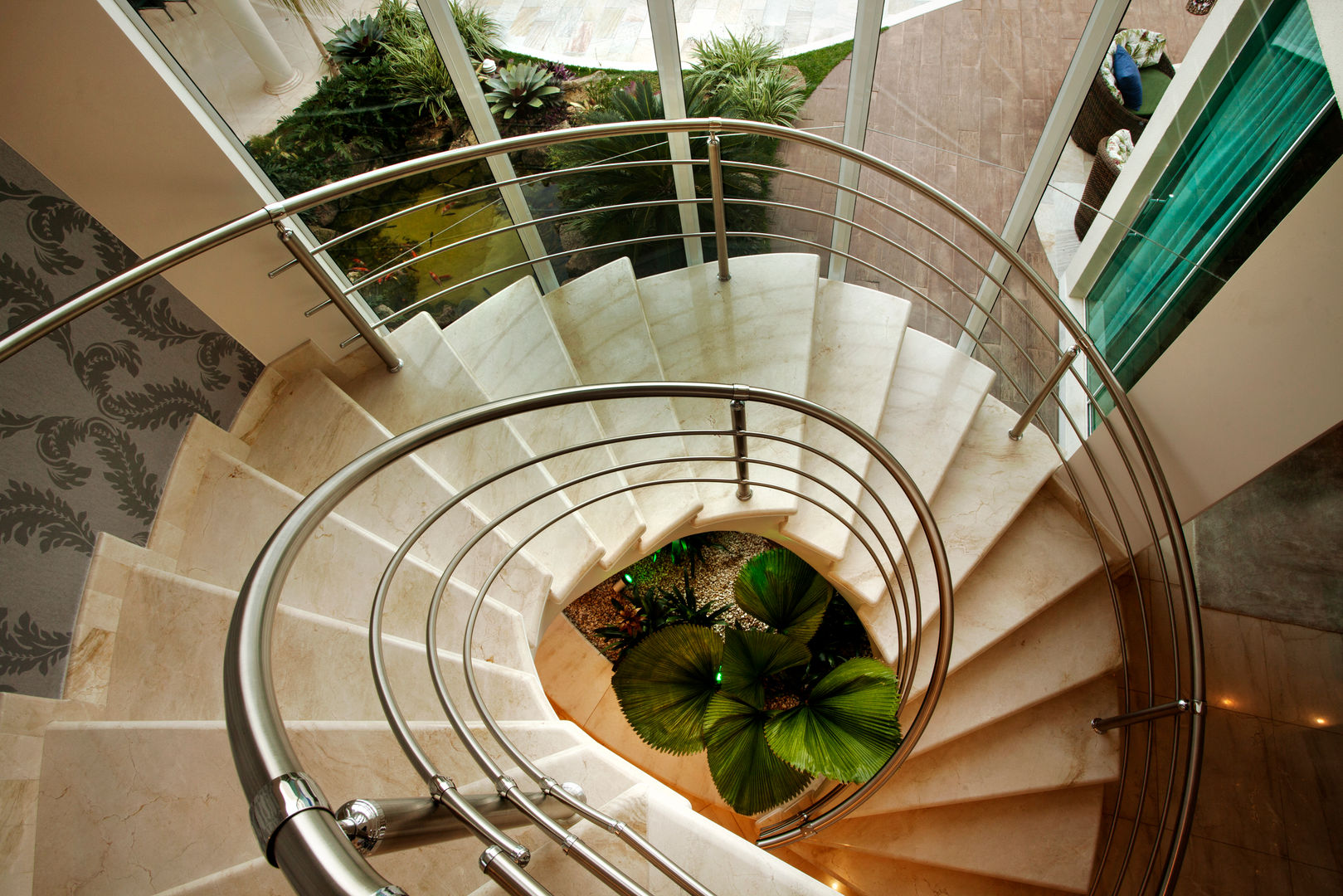 Casa Parque, Designer de Interiores e Paisagista Iara Kílaris Designer de Interiores e Paisagista Iara Kílaris Modern corridor, hallway & stairs