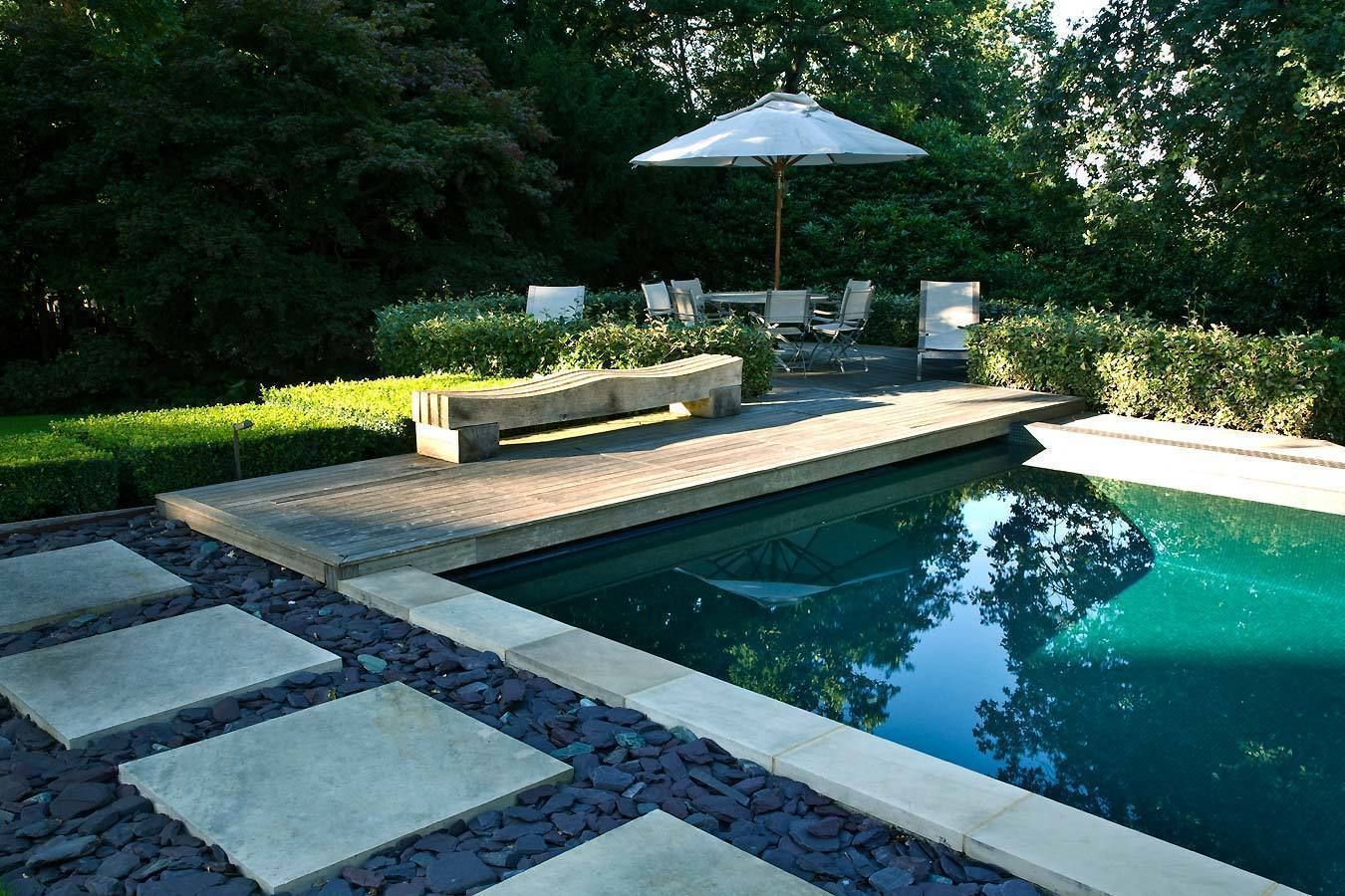 homify Modern Pool