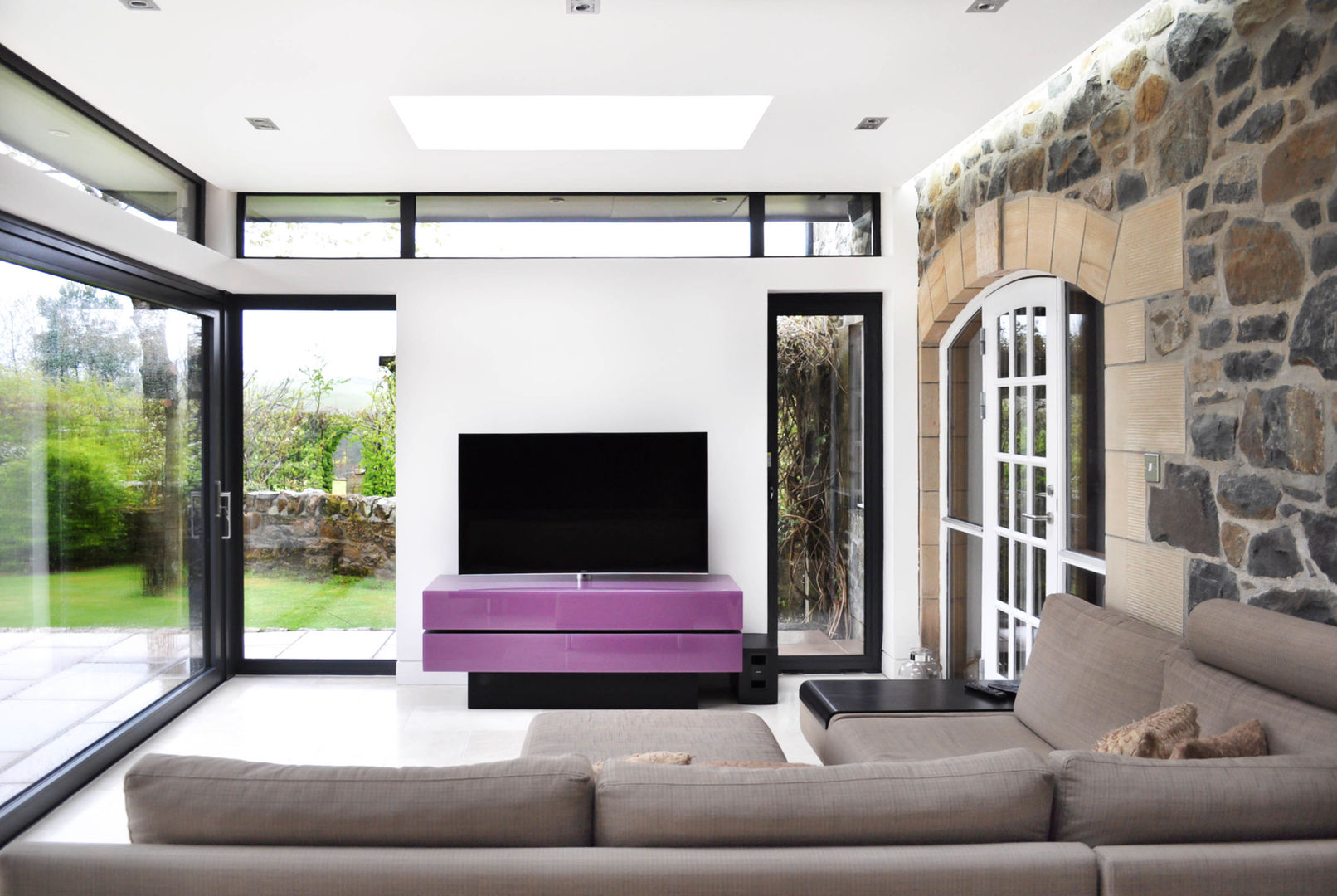 Linlithgow Extension 02 George Buchanan Architects Minimalist living room