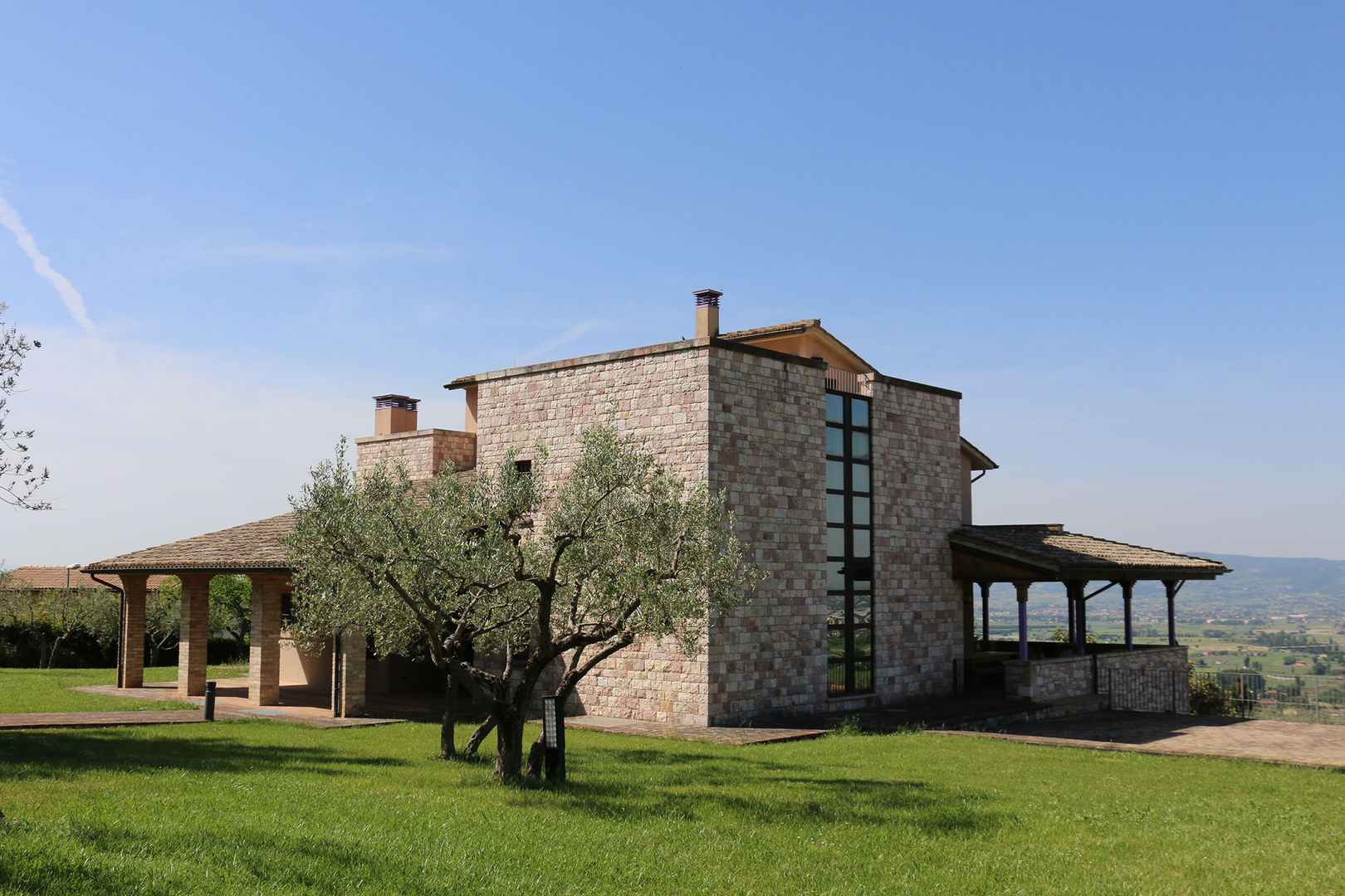 Villa in Campagna ad Assisi, Studio di Bioarchitettura Brozzetti Adriano Studio di Bioarchitettura Brozzetti Adriano Casas rurales