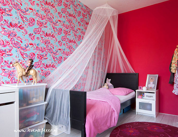 Girly room in fuschia pink Aileen Martinia interior design - Amsterdam Habitaciones para niños de estilo asiático