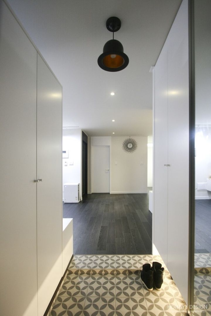 homify Modern corridor, hallway & stairs