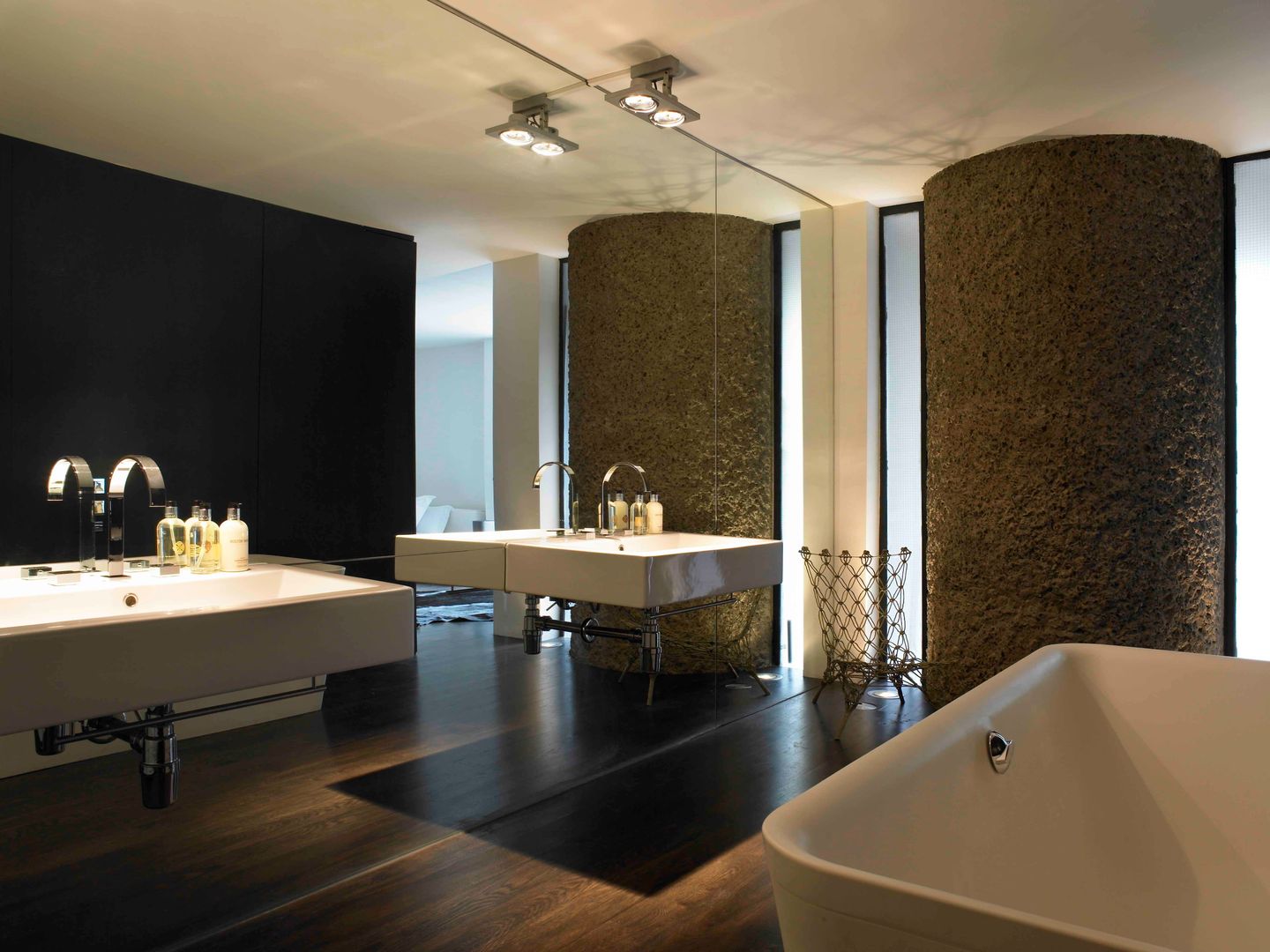 Apartment 60, Mackay + Partners Mackay + Partners Ванная комната в стиле модерн