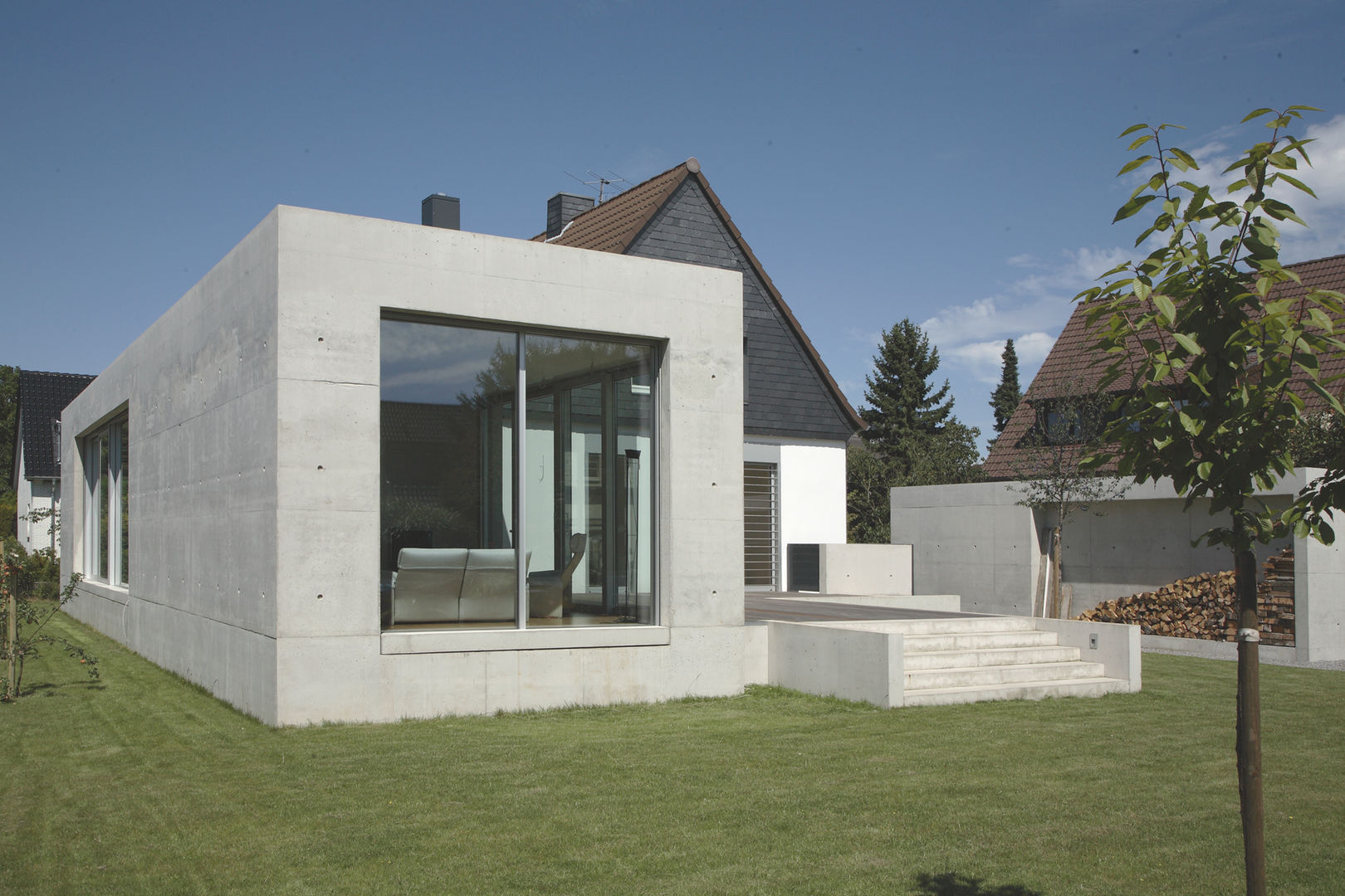 Einfamilienhaus in Duisburg, Oliver Keuper Architekt BDA Oliver Keuper Architekt BDA モダンな 家