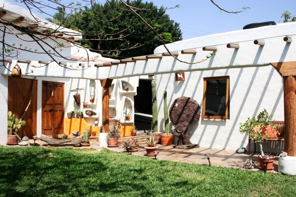 Pasillo de Entrada a Casa Cenquizqui Pasillos, vestíbulos y escaleras rústicos Accesorios y decoración