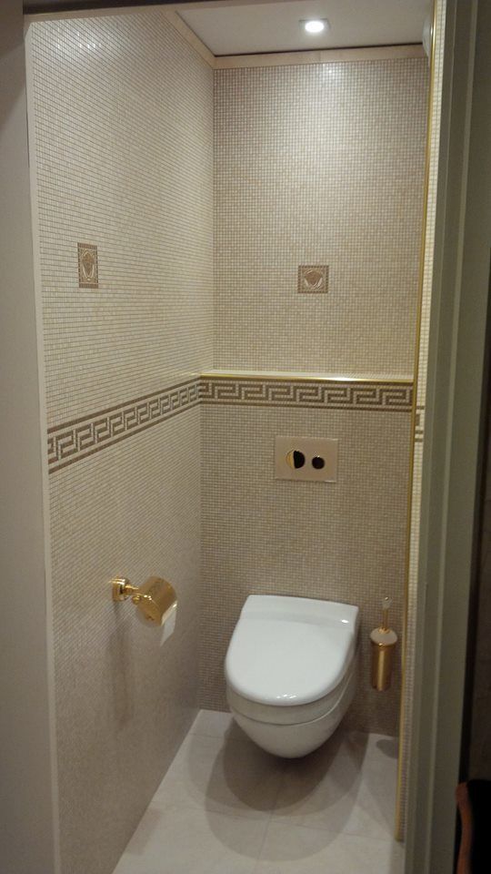 homify Classic style bathroom
