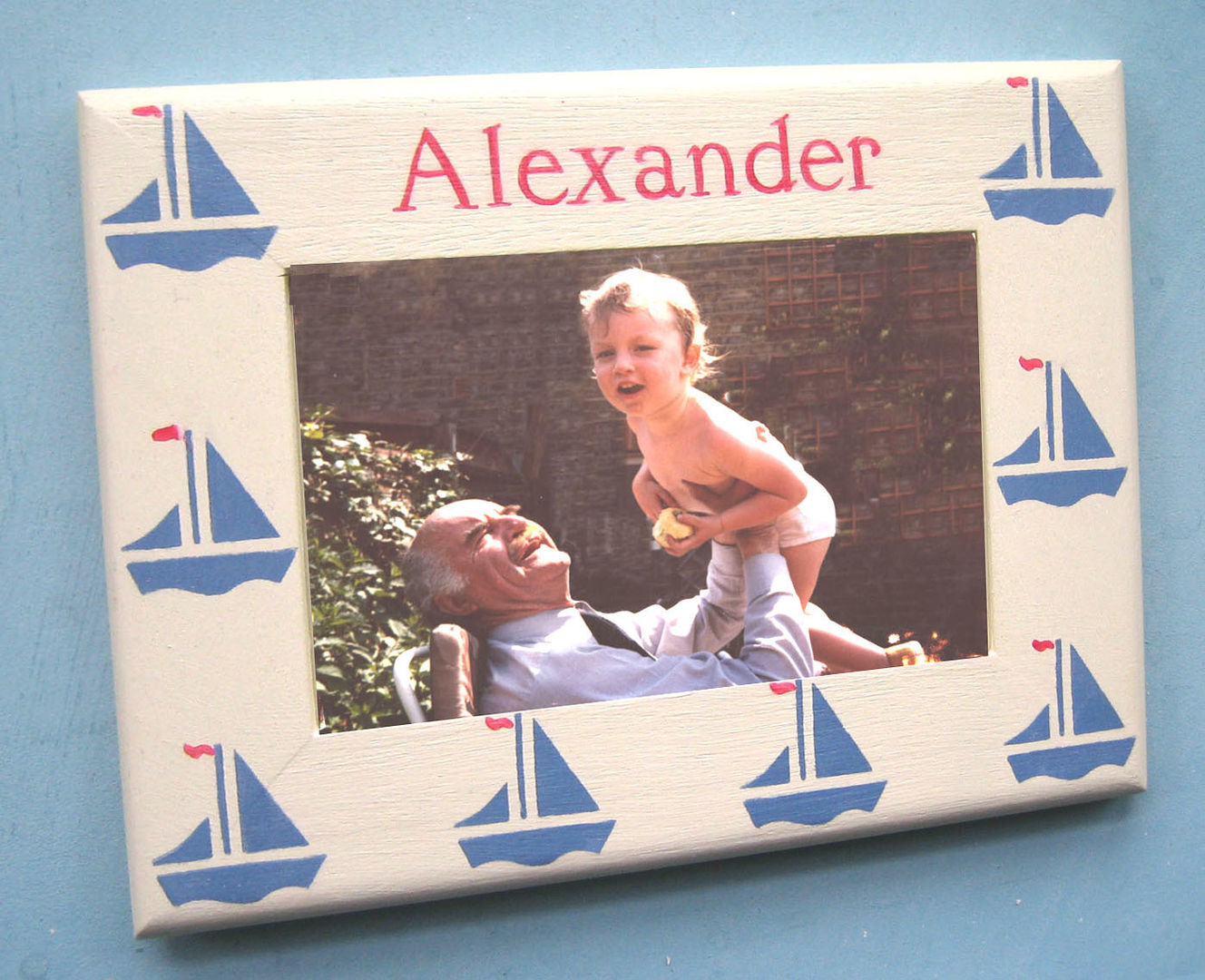 Boats Themed Personalised Photo-frame Anne Taylor Designs Quarto infantil moderno Acessórios e Decoração