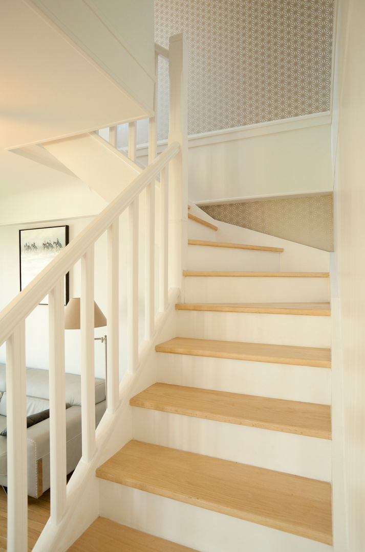 Un Duplex revisité -Neuilly, ATELIER FB ATELIER FB Modern corridor, hallway & stairs