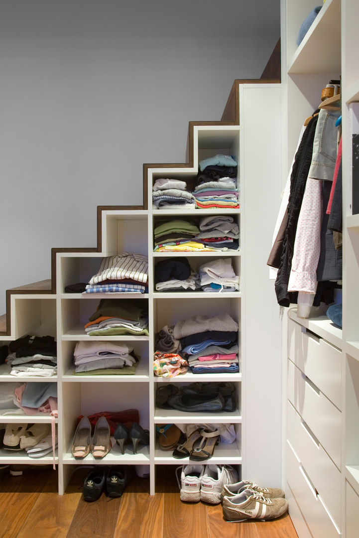 Appartement familial atypique : réaménagement de chambres de services-Paris-16e , ATELIER FB ATELIER FB Pasillos, vestíbulos y escaleras de estilo moderno