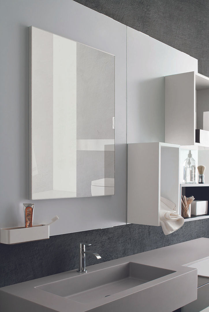 Magnetika bathroom - magnetic mirror and shelves Ronda Design Moderne Badezimmer Spiegel
