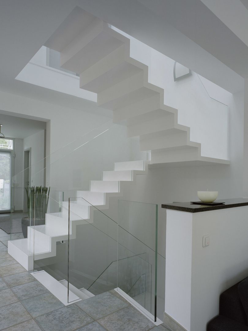 Faltwerktreppen, Aufleiter & Roy GmbH Aufleiter & Roy GmbH Pasillos, vestíbulos y escaleras de estilo moderno