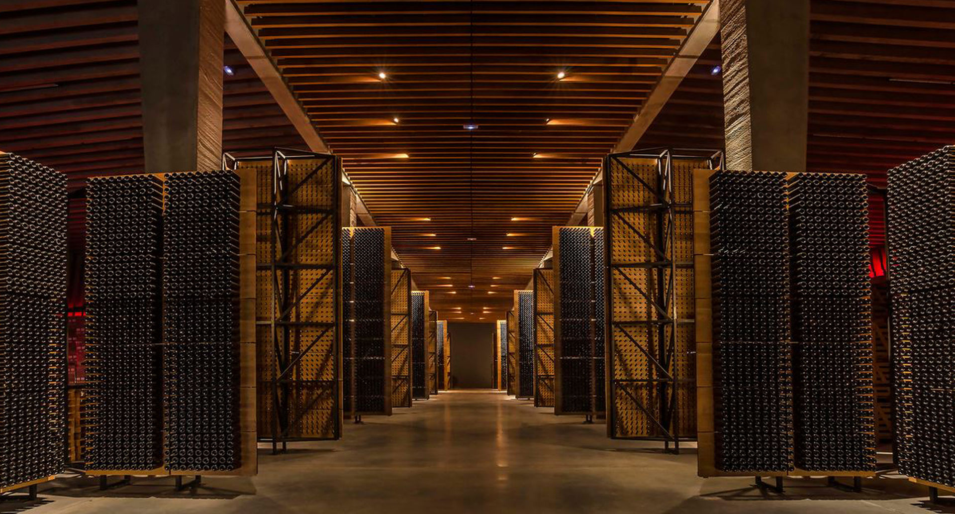 La carpintería técnica de Bodegas Portia, SPIGOGROUP SPIGOGROUP Minimalist wine cellar