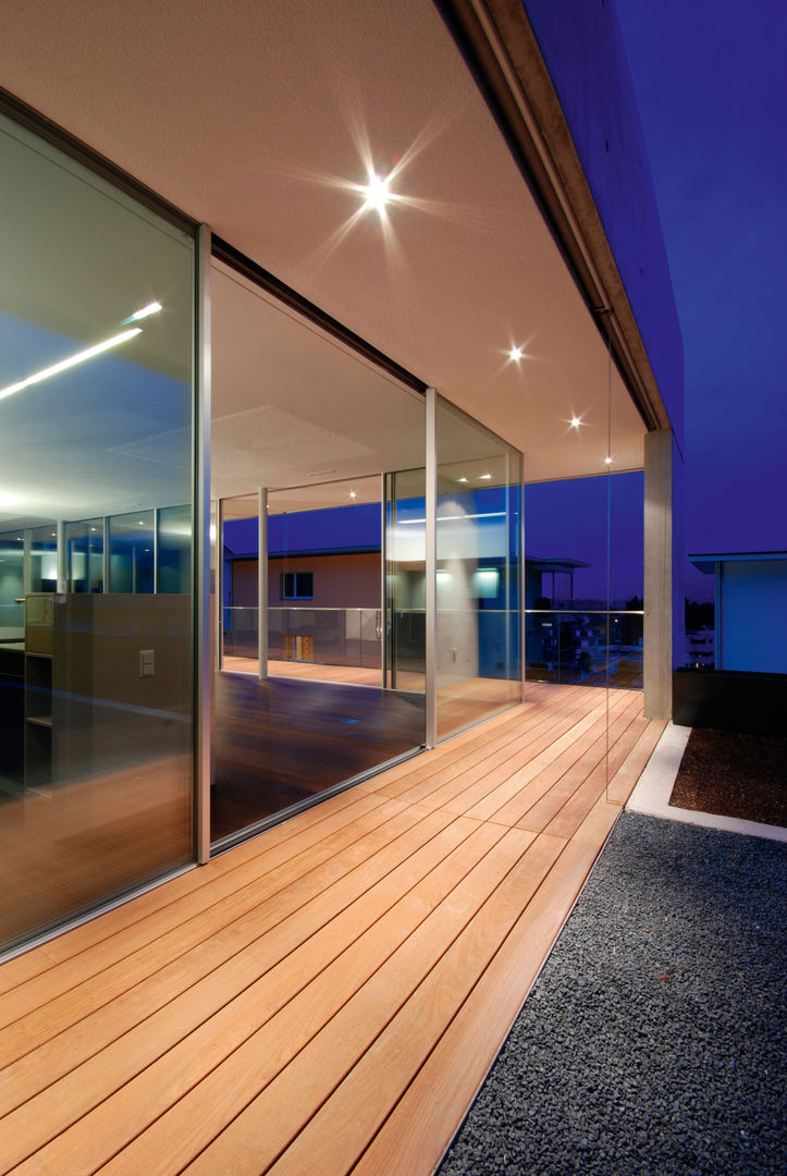 Xtravision: una finestra sul mondo, Impronta Impronta Minimalist windows & doors Windows