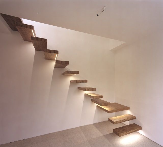 Schwebende Erscheinung: puristische Kragarmtreppen, Aufleiter & Roy GmbH Aufleiter & Roy GmbH Corredores, halls e escadas minimalistas