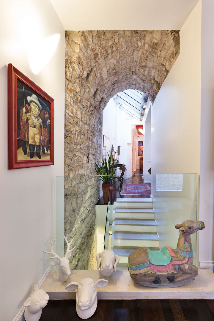 CASA BL CONVERSANO BARI, Studio Bugna Studio Bugna Modern Corridor, Hallway and Staircase