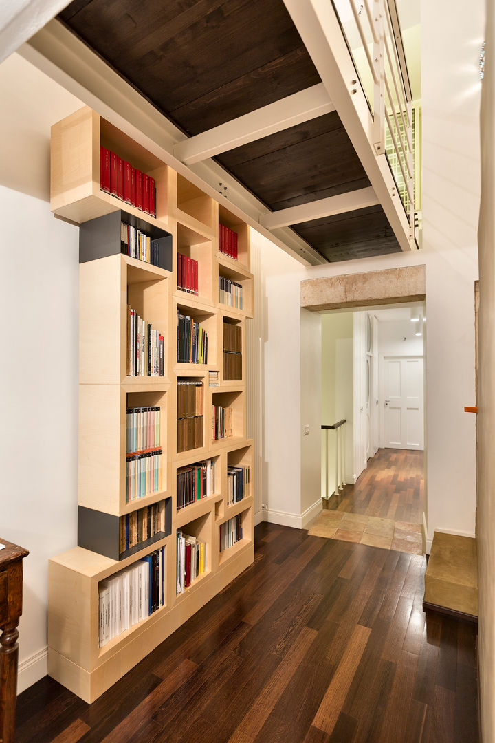 CASA BL CONVERSANO BARI, Studio Bugna Studio Bugna Modern Corridor, Hallway and Staircase