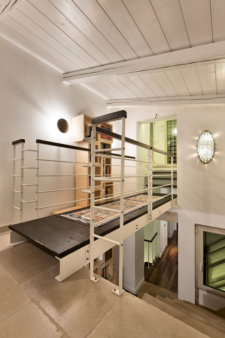 CASA BL CONVERSANO BARI, Studio Bugna Studio Bugna Pasillos, vestíbulos y escaleras modernos