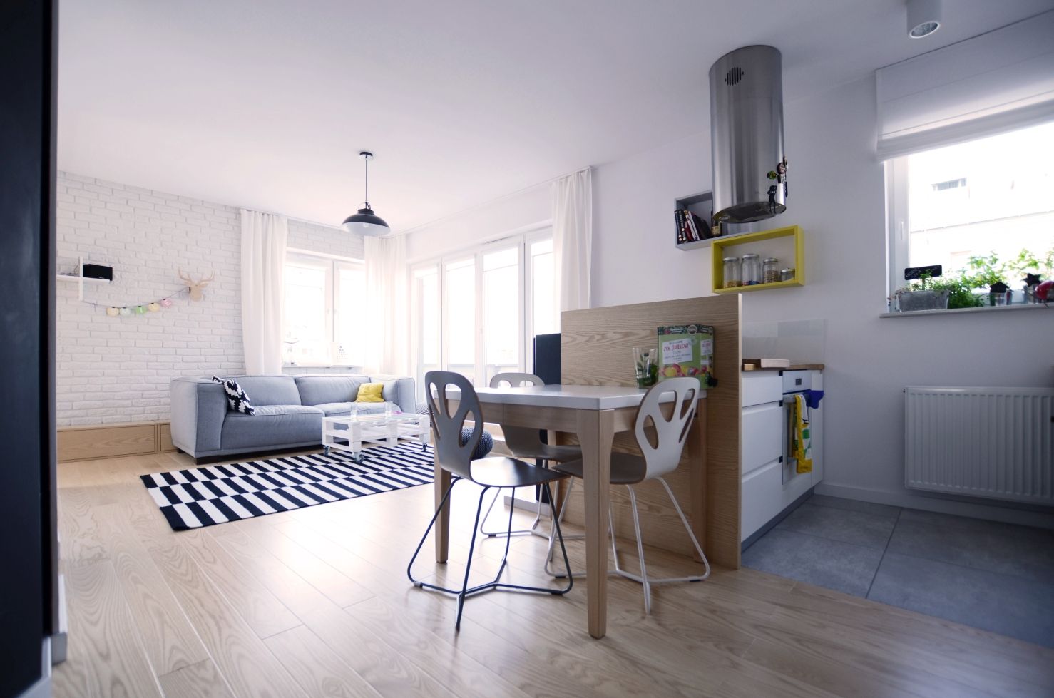 Apartament Praga , Devangari Design Devangari Design Їдальня