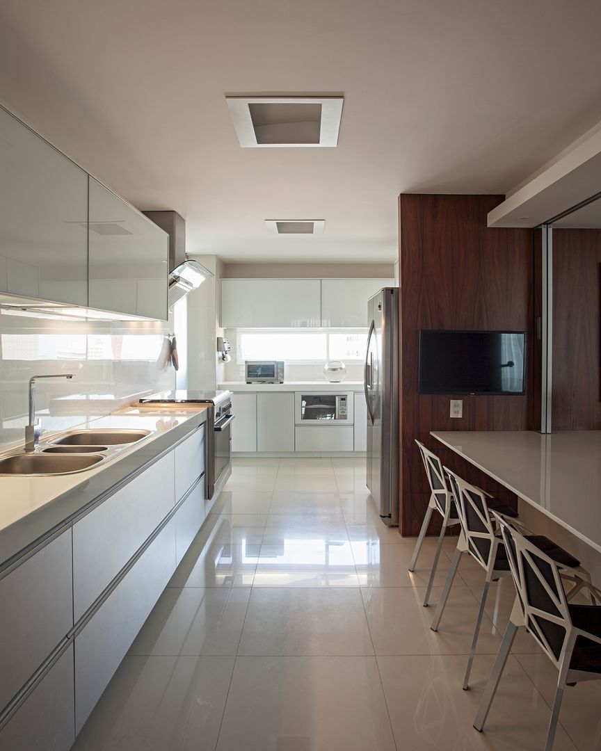 homify Modern kitchen