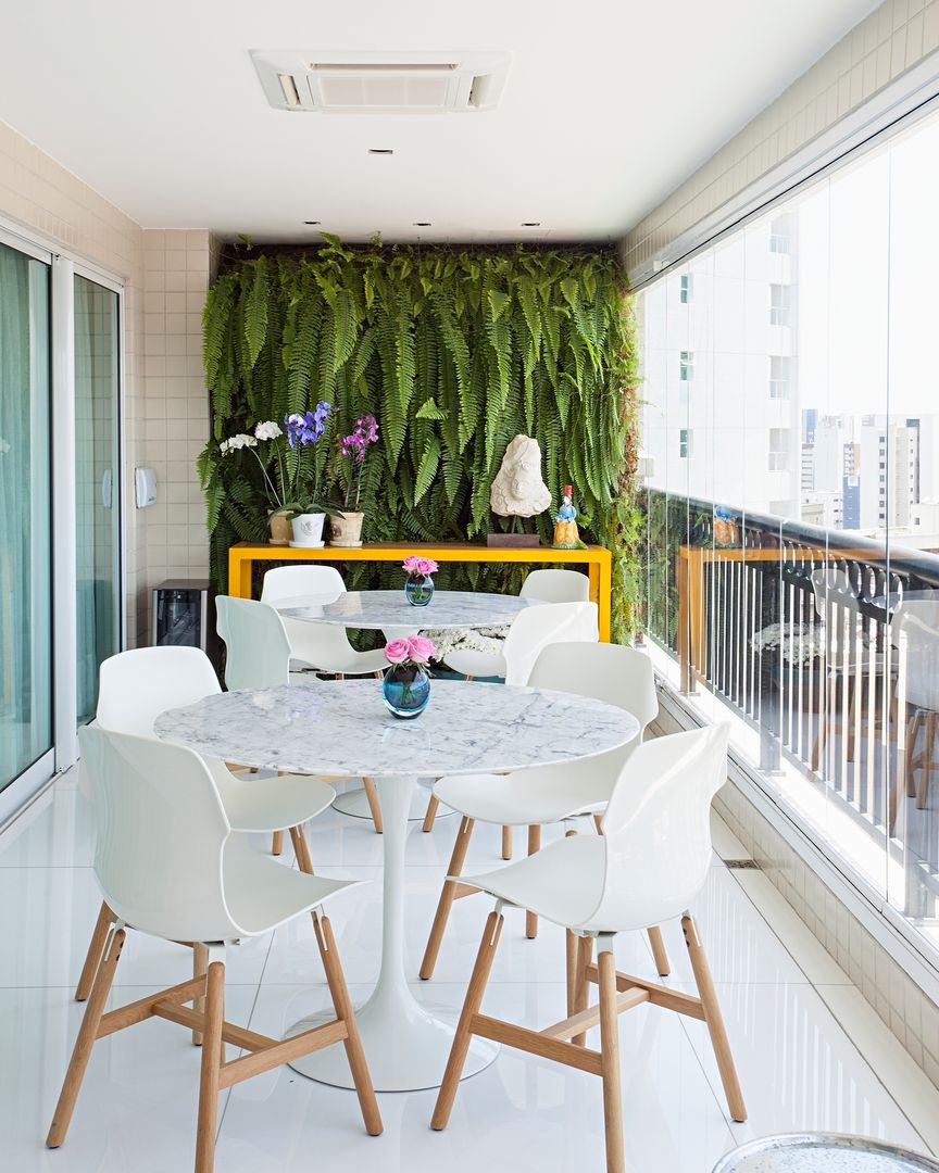 homify Balcones y terrazas modernos