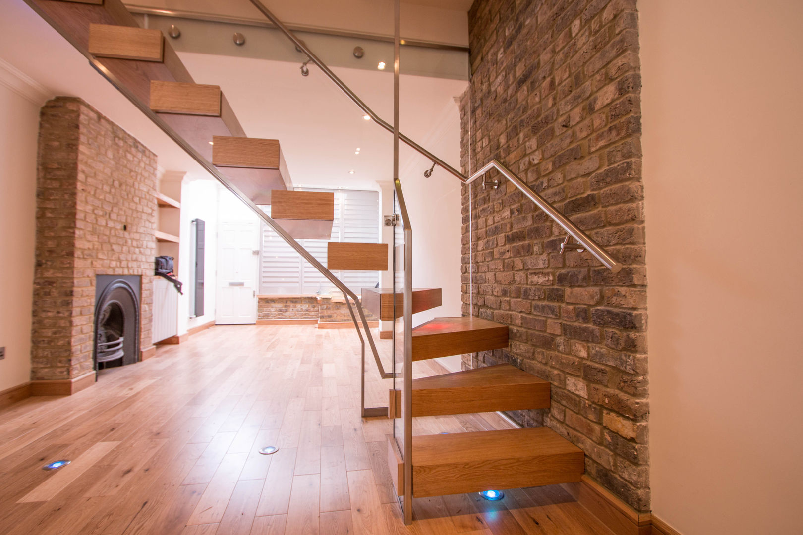 Modern Glass and Oak Floating Stairs Railing London Ltd Modern Corridor, Hallway and Staircase