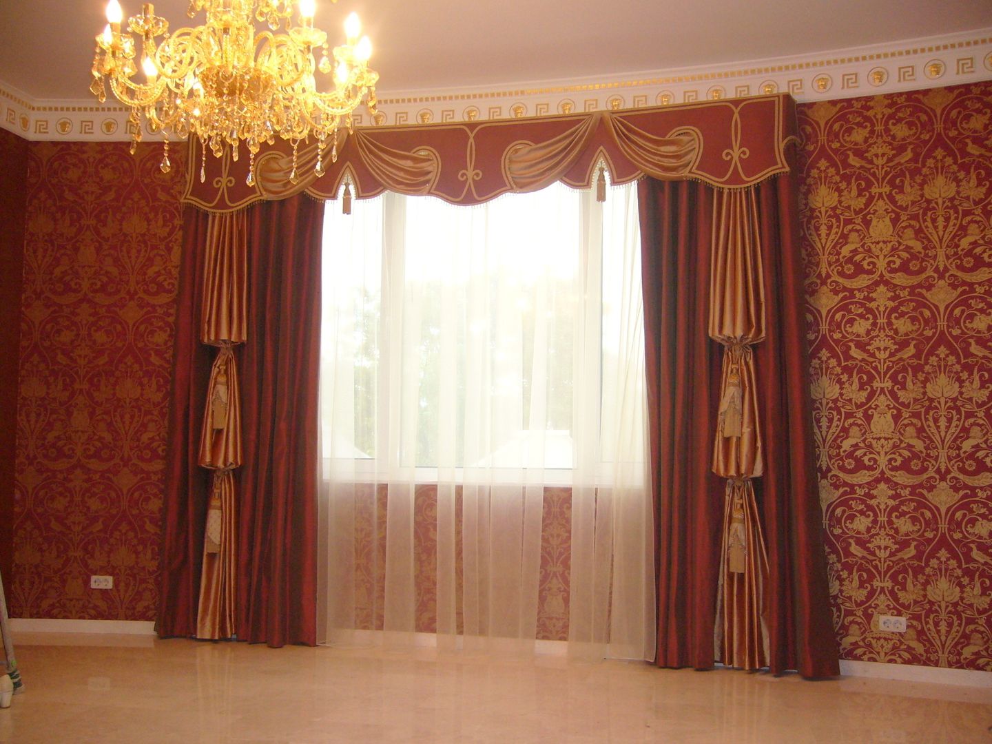 Дом на берегу моря, Prosperity Prosperity Classic style windows & doors Curtains & drapes