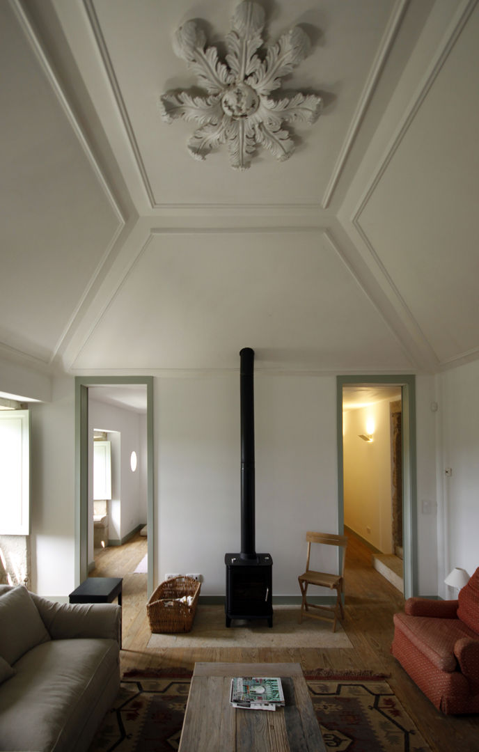 House Âncora, Branco Cavaleiro architects Branco Cavaleiro architects Living room