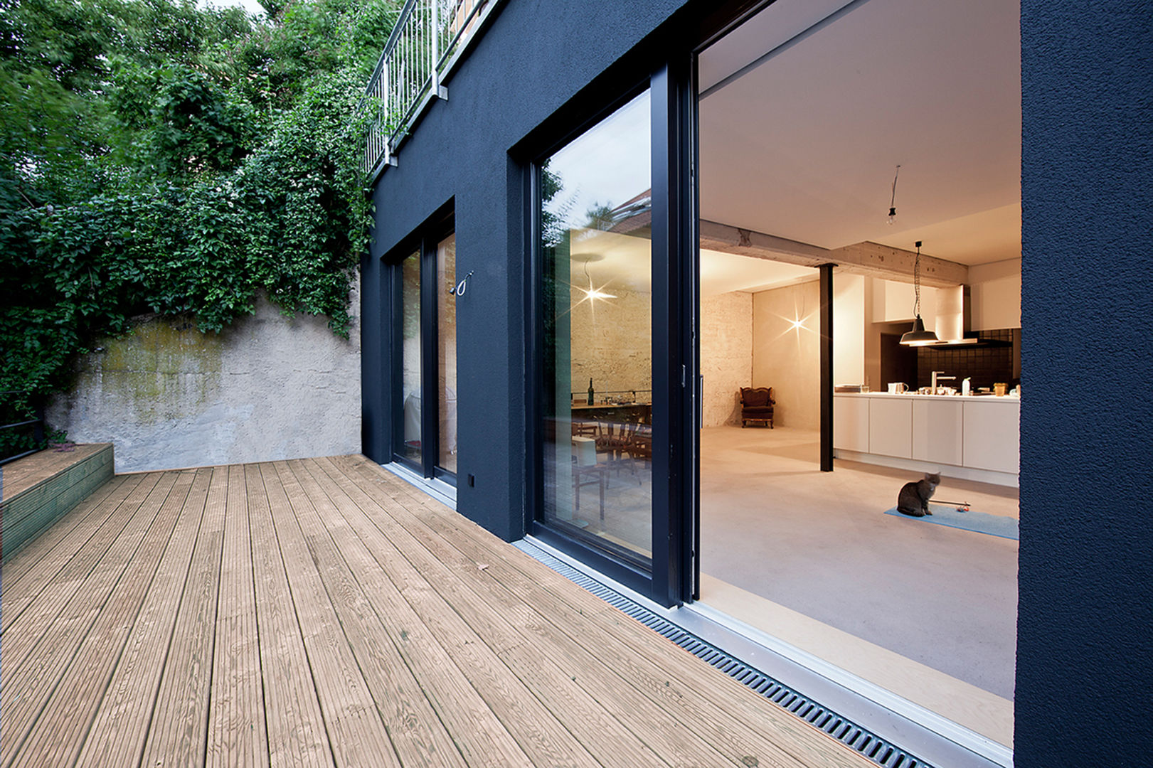 Landloft Stuttgart, CIP Architekten Ingenieure CIP Architekten Ingenieure Industrial style balcony, veranda & terrace