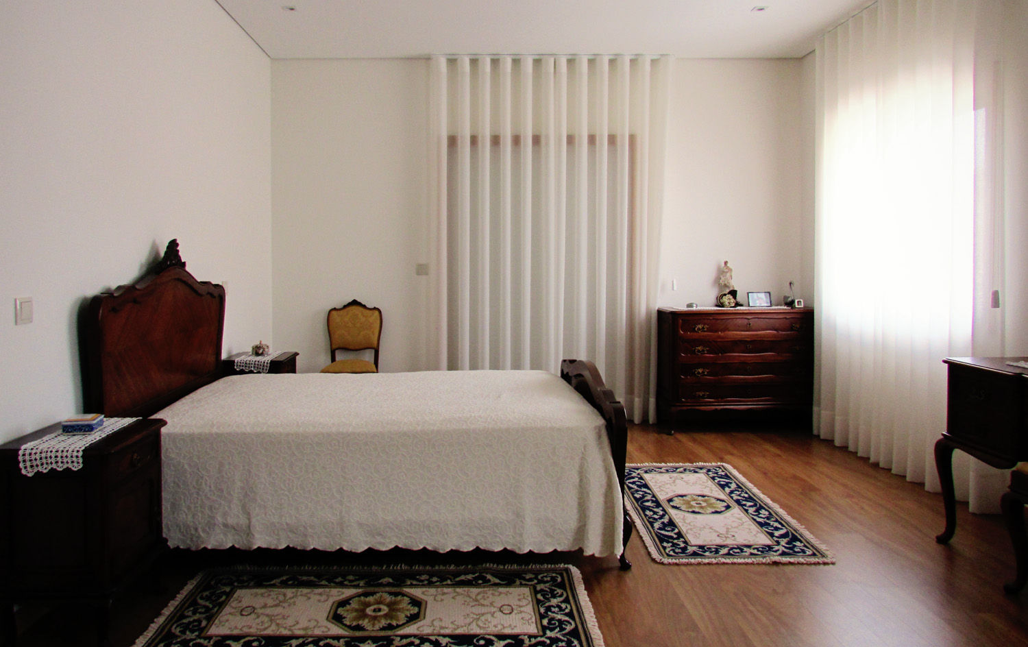 Moradia Junqueira, EVA | evolutionary architecture EVA | evolutionary architecture Country style bedroom