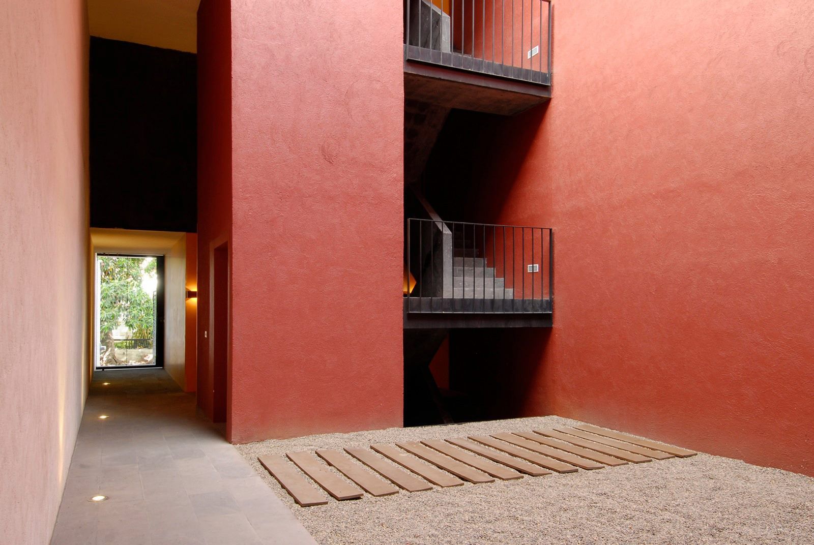 ATENAS 354, Alvaro Moragrega / arquitecto Alvaro Moragrega / arquitecto Industrial style corridor, hallway and stairs