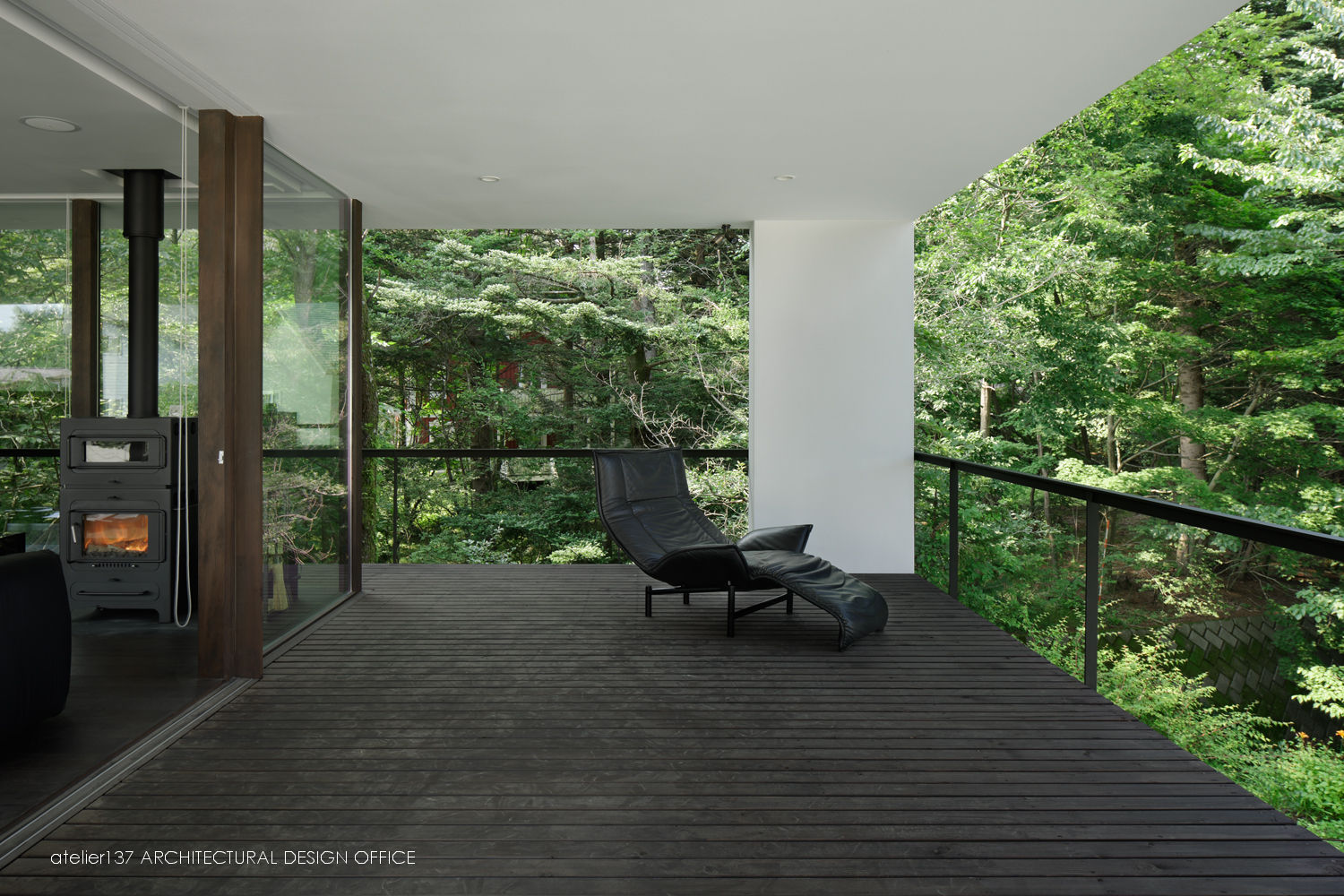 035カルイザワハウス, atelier137 ARCHITECTURAL DESIGN OFFICE atelier137 ARCHITECTURAL DESIGN OFFICE Modern balcony, veranda & terrace Wood Wood effect