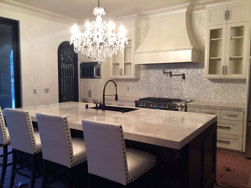 Kitchen Back Splash In California, USA, ShellShock Designs ShellShock Designs Кухня в стиле кантри