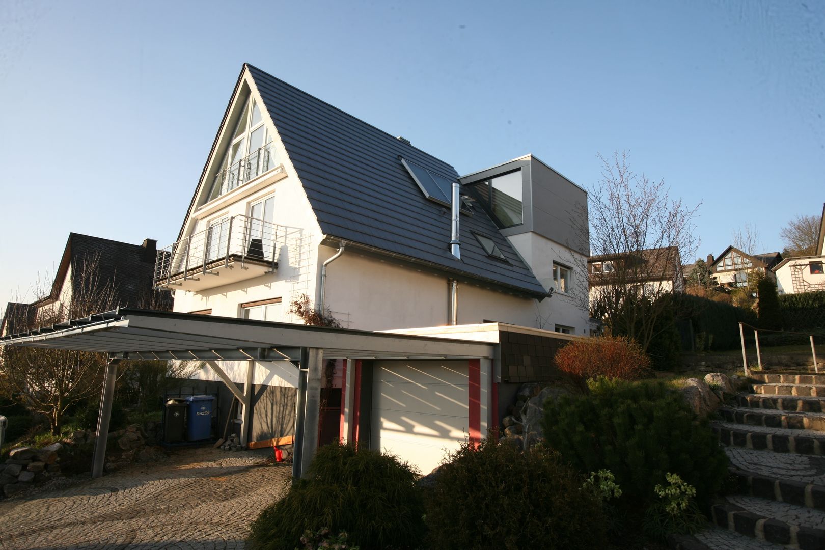 Moderne Wohnhauserweiterung in Hessen, PlanWerk Nowoczyn Architekten PlanWerk Nowoczyn Architekten モダンな 家