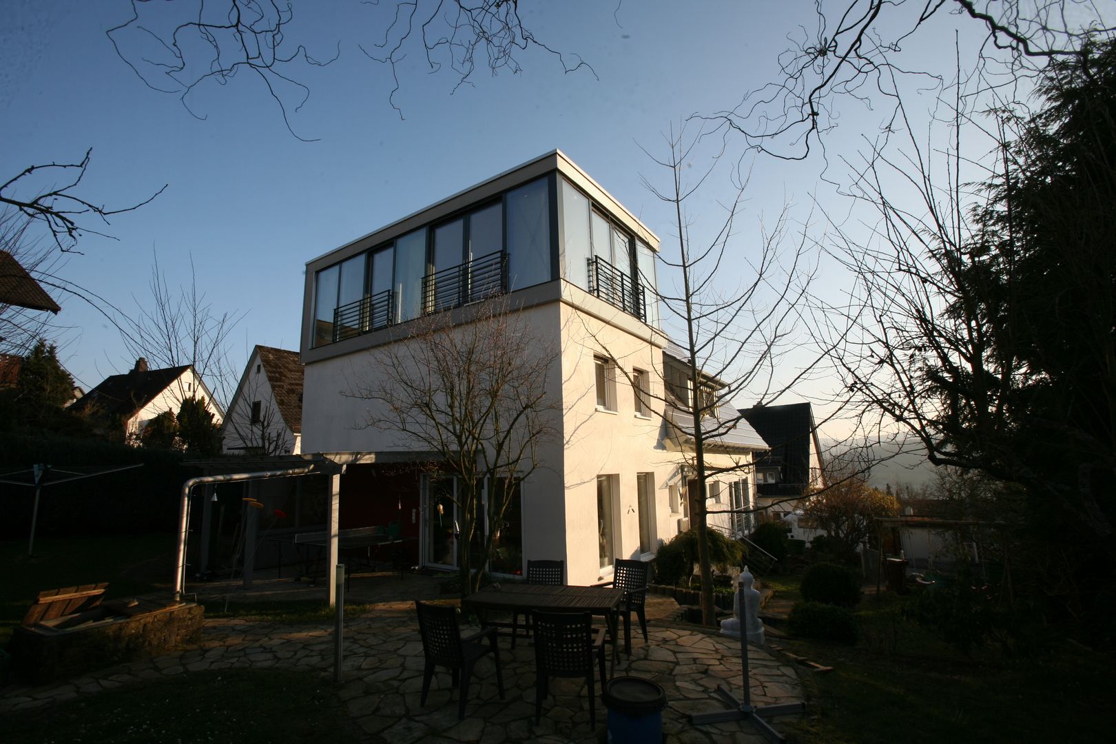Moderne Wohnhauserweiterung in Hessen, PlanWerk Nowoczyn Architekten PlanWerk Nowoczyn Architekten Nhà