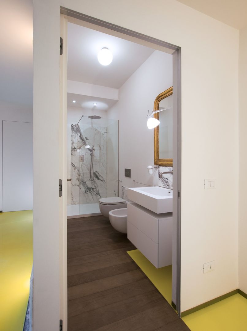 CASA SUL LITORALE [2015], na3 - studio di architettura na3 - studio di architettura 現代浴室設計點子、靈感&圖片