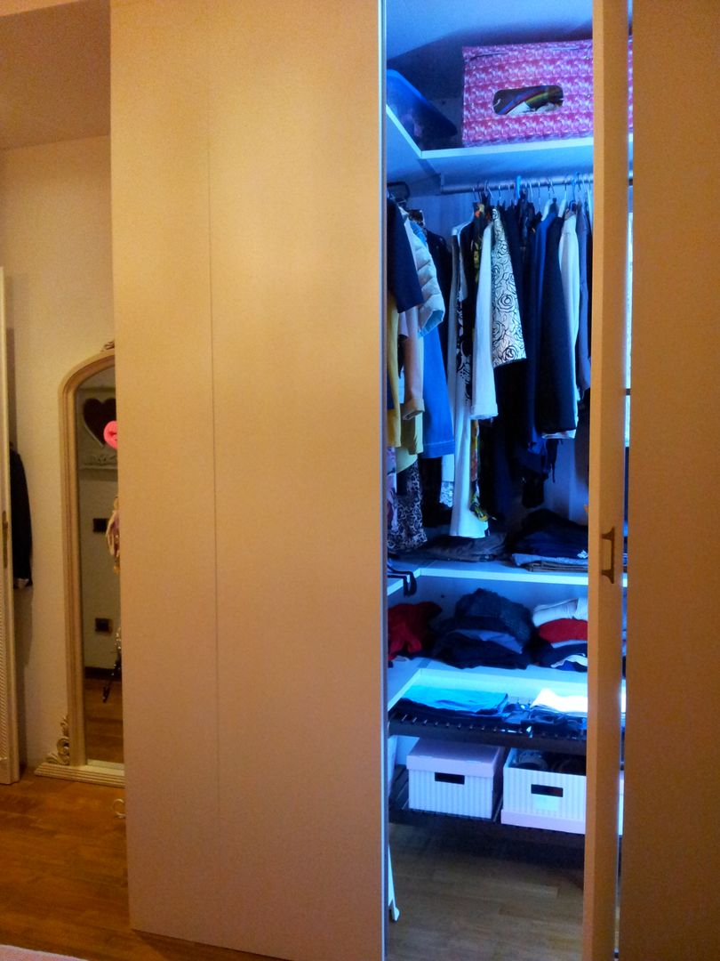 INDUSTRIAL,LIBERTY,MODERNO, MARA GAGLIARDI "INTERIOR DESIGNER" MARA GAGLIARDI 'INTERIOR DESIGNER' Bedroom Wardrobes & closets